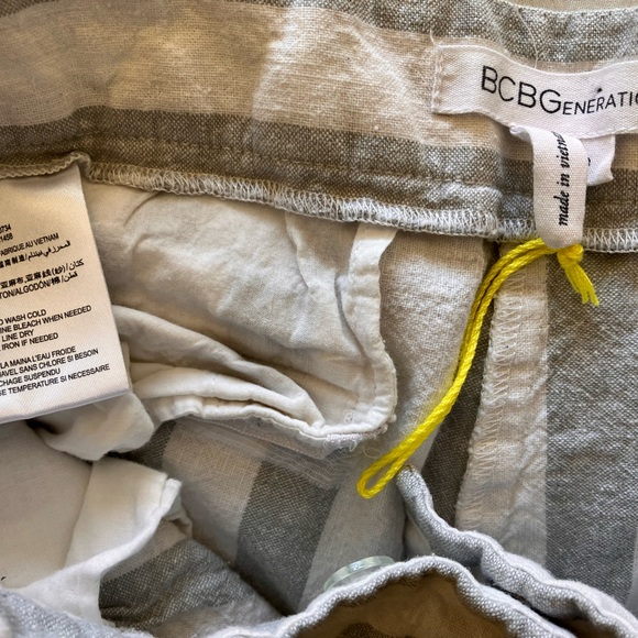 BCBGeneration Linen Blend Striped Shorts size 10 used - Picture 5 of 6